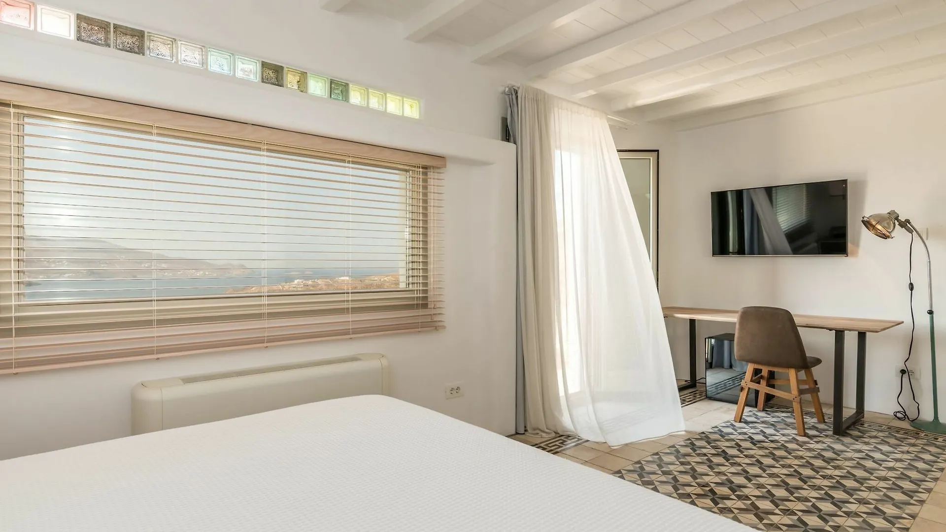 Villa Amra - Secluded Mykonos Haven With Sea Views, Heated Pool, Gym & Hammam Ftelia  0*, Ftelia (Mykonos)